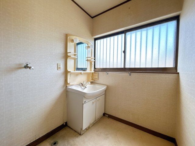 日立市東大沼町1丁目　中古戸建の独立洗面台|【現況〔洗面台〕】