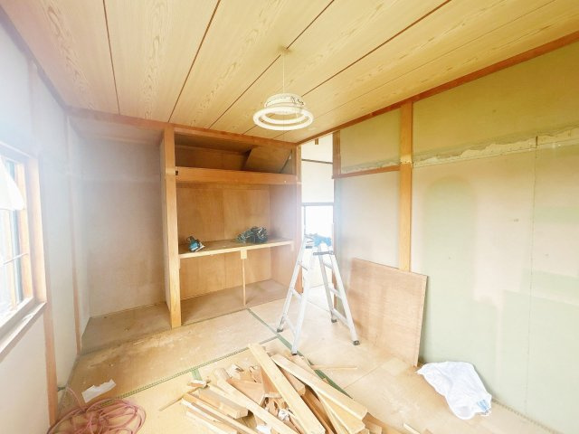 結城市大字江川新宿　中古戸建の和室|【内外装リフォーム中7/4更新】2階和室写真。洋室に変更します。フローリング重ね張、クロス張替、照明交換等行います。