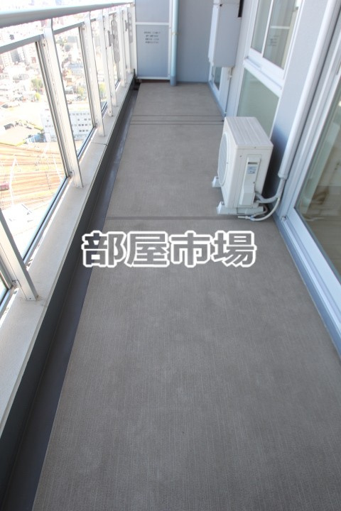 ブランズタワー南千住のバルコニー