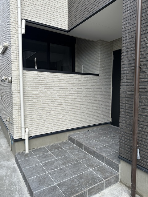 REGALEST荒井SLのエントランス