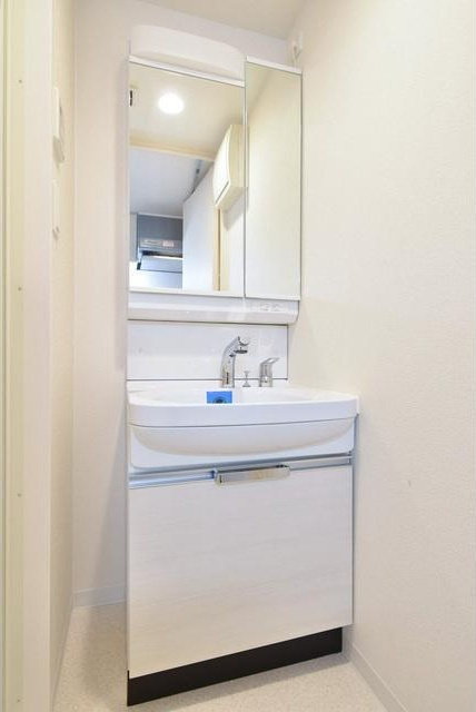 アドバンス名古屋モクシーの独立洗面台