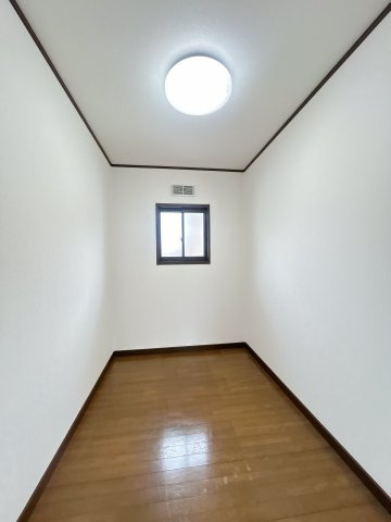常陸太田市松栄町　中古戸建の収納|【リフォーム完了〔収納〕】　2階に納戸がございます。荷物をたくさん収納することができます。