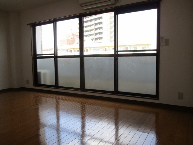 大阪市東淀川区小松４丁目のマンション