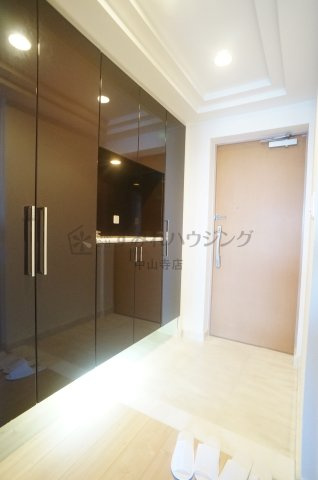 リーベストガーデン宝塚の玄関