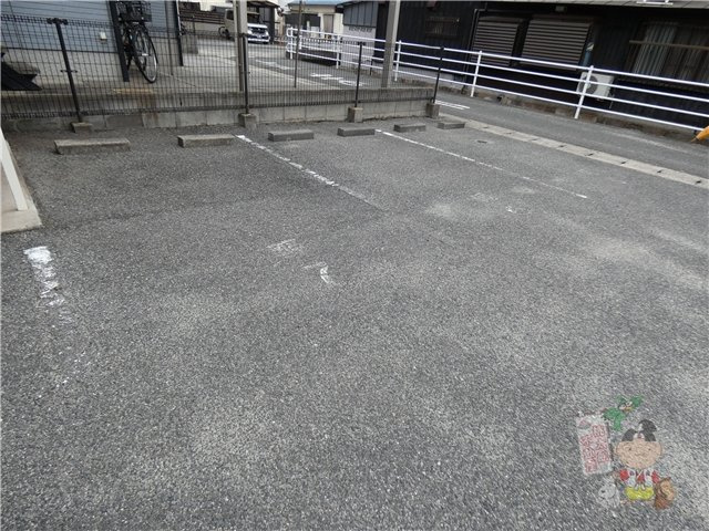 シャーメゾン中仙道の駐車場