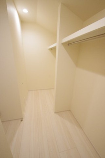 【内観：施工例】 | 【仲介手数料無料！！】八王子市北野台2丁目　新築戸建て（全1棟）1号棟　5698万円 | 納戸