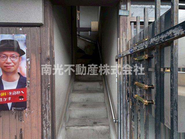 菱屋西１丁目２２借家のエントランス