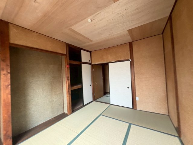 菱屋西１丁目２２借家