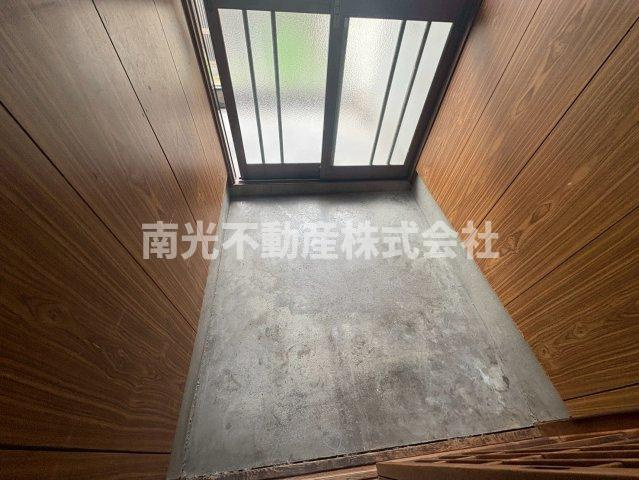 菱屋西１丁目２２借家の玄関