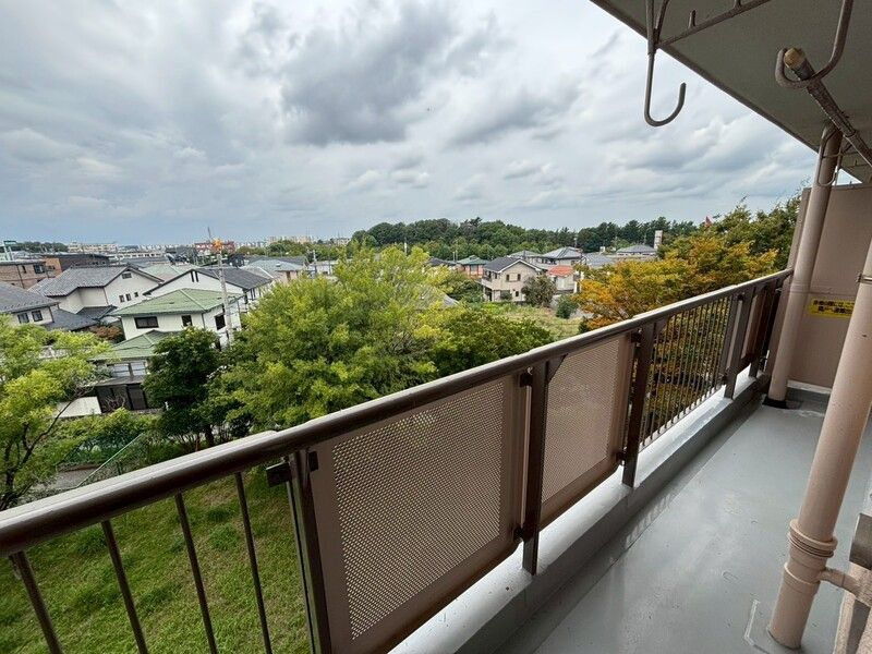 大津ヶ丘団地2号棟 2のバルコニー|陽当たり良好なバルコニーです