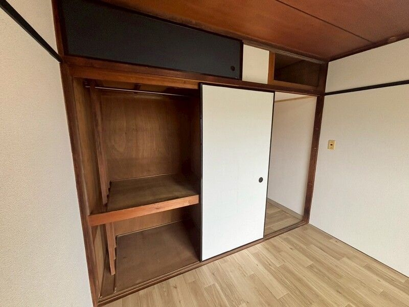 大津ヶ丘団地2号棟 2の収納|便利な収納スペースです