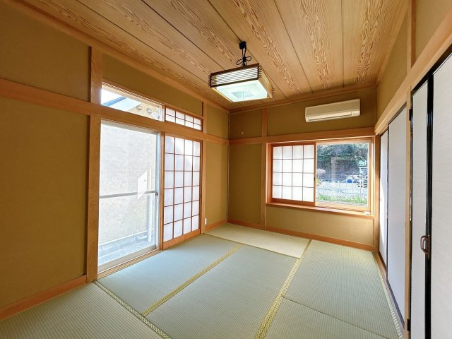 北茨城市大津町字五浦1丁目　中古戸建の和室|【リフォーム完成〔和室6畳〕】畳の表替え、襖の張替え、エアコン専用回路増設を行いました。収納も充分ありますので客間としてもご使用いただけそうです。
