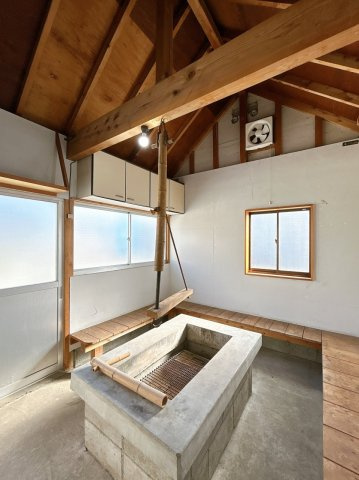 北茨城市大津町字五浦1丁目　中古戸建のその他|【リフォーム完成〔附属建物〔浜焼き小屋〕】釣ってきた魚、取ってきた貝をそのまま浜焼きで楽しめますね。