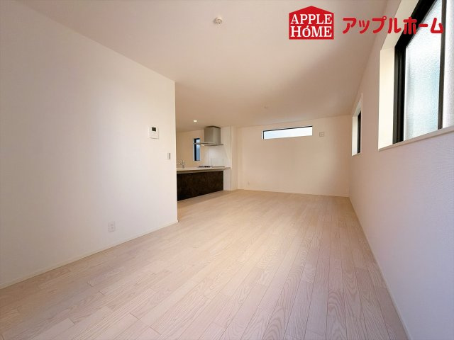 さいたま市中央区下落合201の浴室|窓付きのバスルームは、採光もあり明るく気持ちの良い空間です。窓があることで、換気環境も良好。掃除もスムーズに出来ます