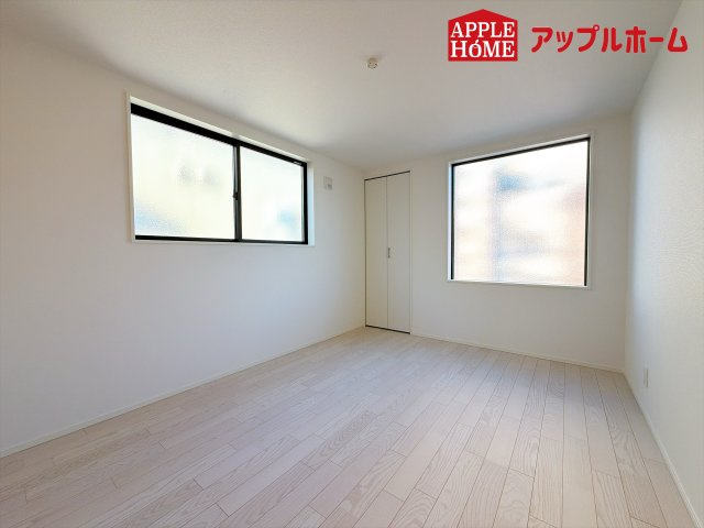 さいたま市中央区下落合201の洋室|居室は全室収納あり！たっぷりある収納活用でお部屋もキレイを保てます♪