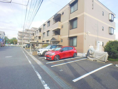 【駐車場】 | ロイヤル南流山 | 駐車場