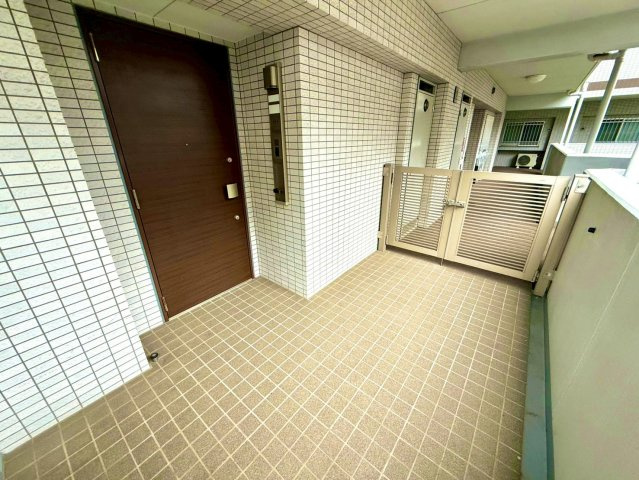 エクセレントシティ武蔵新城アクトラージュのその他|ベビーカーや荷物の出し入れにも便利なスペースです。
