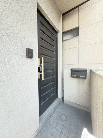 福島借家のエントランス