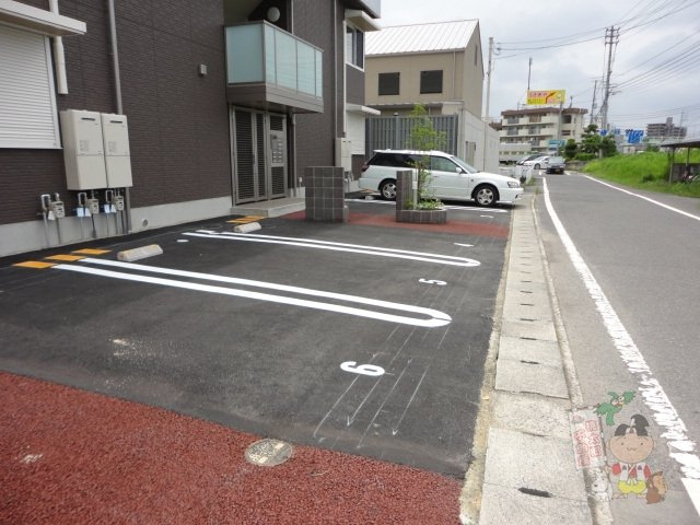 プリマベーラ原尾島の駐車場
