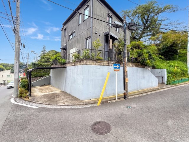 戸塚区川上町　中古戸建て　第１の駐車場|◆土・日・祝日は、当社スタッフによる現地案内会を実施しております。もちろん平日のご案内も可能です。お気軽にご相談ください！！