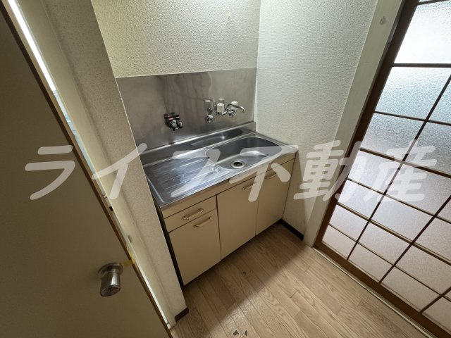 メゾンホワイティのキッチン|コンパクトなキッチンで掃除もラクラク