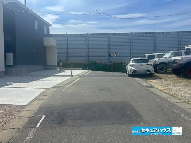 【本日ご案内可能】大府市吉川町　全2棟の前面道路含む現地写真|事前予約にて現地ご見学いただけます！お気軽にお問い合わせください♪
■株式会社　セキュアハウス　豊明支店■
住宅ローンに強く、知識、経験豊富なスタッフ在籍
お客様に寄り添い、ご成約後もサポート致します