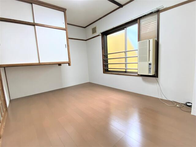 為井ビルの居間・リビング