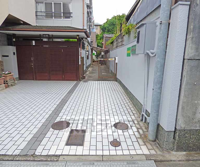 室町グリーンサイドのエントランス