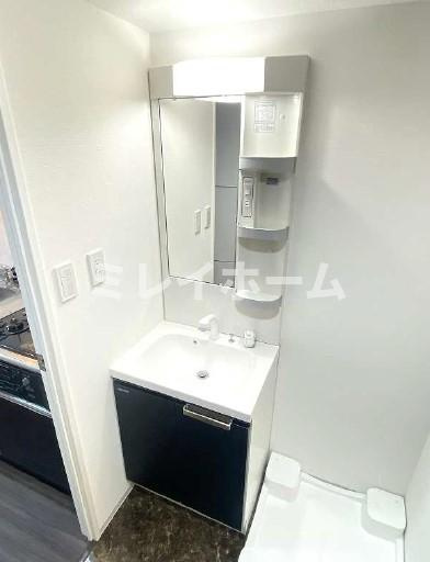 ロアール西大井の洗面所|同建物内、別のお部屋の参考写真になります。