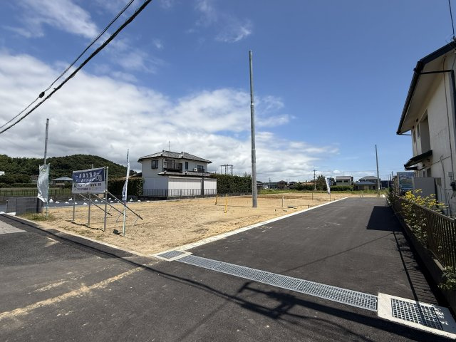 【太陽光発電システム付】東金市田間Y区新築戸建の前面道路含む現地写真