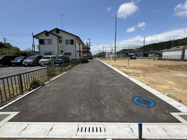 【太陽光発電システム付】東金市田間Y区新築戸建の前面道路含む現地写真