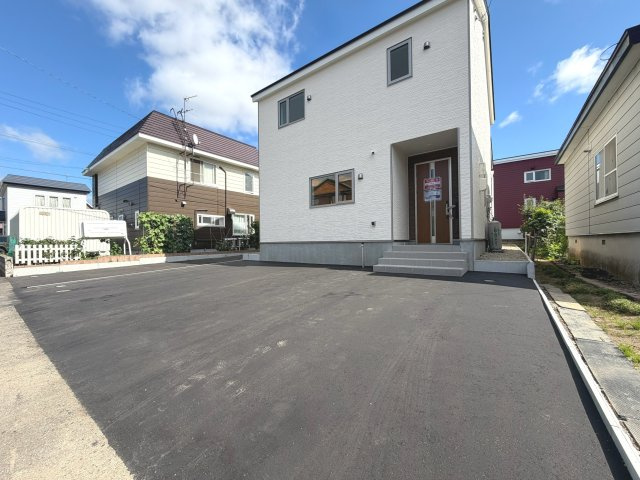 【新築戸建】札幌市東区北51条東2丁目2棟の駐車場
