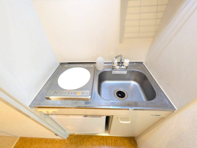 アリスト北昭和のキッチン|コンパクトなキッチンで掃除もラクラク
