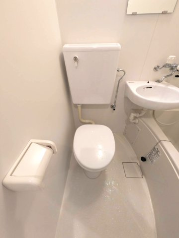 アリスト北昭和のトイレ|落ち着いた色調のトイレです