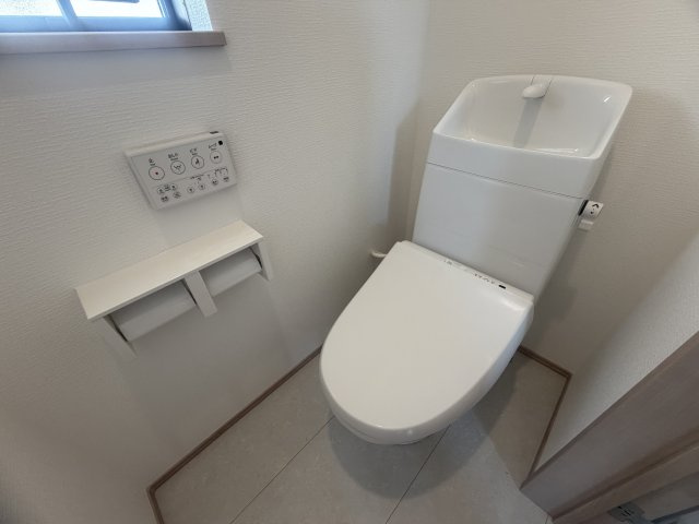 神戸市西区樫野台２丁目新築戸建B号棟のトイレ
