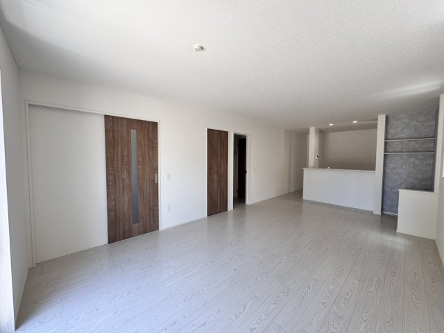 熊本市中央区出水８丁目の新築一戸建の居間・リビング