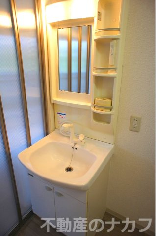 サンライフシティ　B棟の独立洗面台|※同タイプの部屋写真です