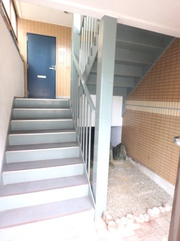 アリスト北昭和町のエントランス