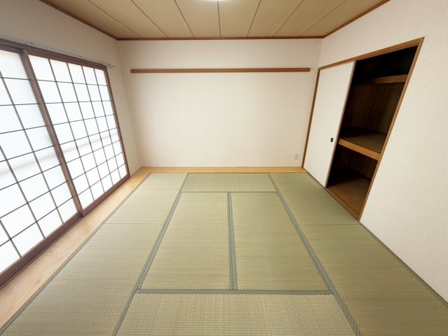 サンライズコート緑地公園の和室