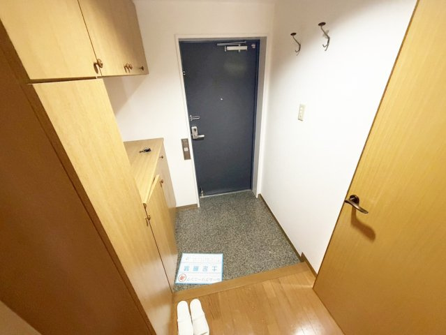 サンライズコート緑地公園の玄関
