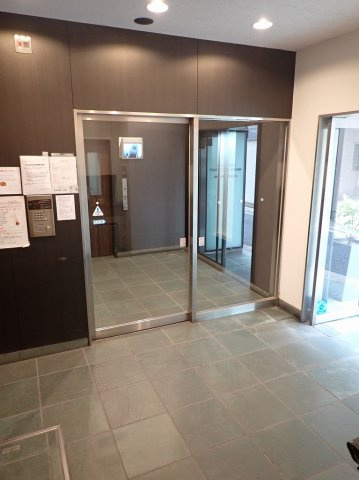 プライムアーバン町屋サウスコートのエントランス