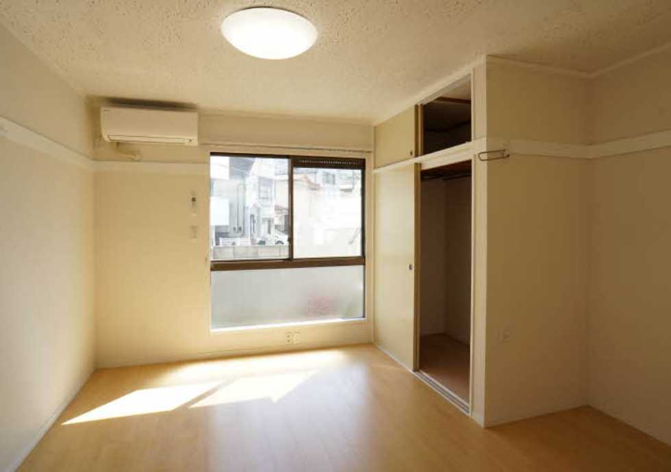 アルムE　南向き　TVドアホン　シャーメゾンの居間・リビング