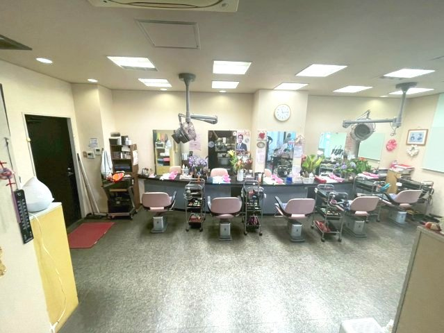 西町 桜井ビルの内装