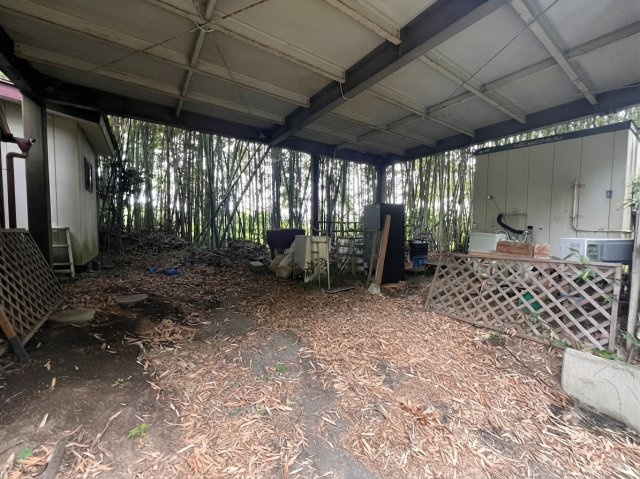 芳賀郡市貝町赤羽　中古戸建　使い方広がる建物2棟付き住宅！市貝町赤羽の緑豊かな住環境の駐車場