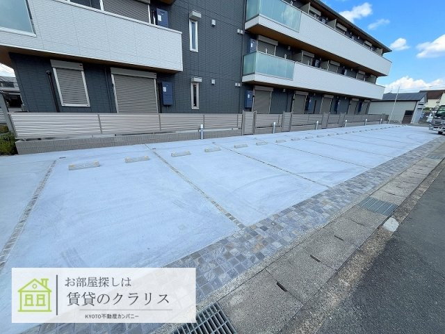 ミル ソレアードの駐車場