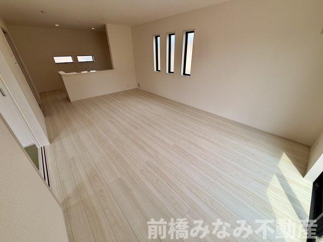 【新築】前橋市亀里町第１　３号棟(全３棟)　リーブルガーデン　新築建売分譲の居間・リビング|ゆったり過ごせるリビングです