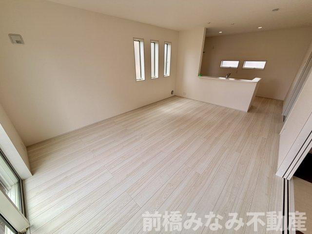 【新築】前橋市亀里町第１　２号棟(全３棟)　リーブルガーデン　新築建売分譲の居間・リビング|居間です