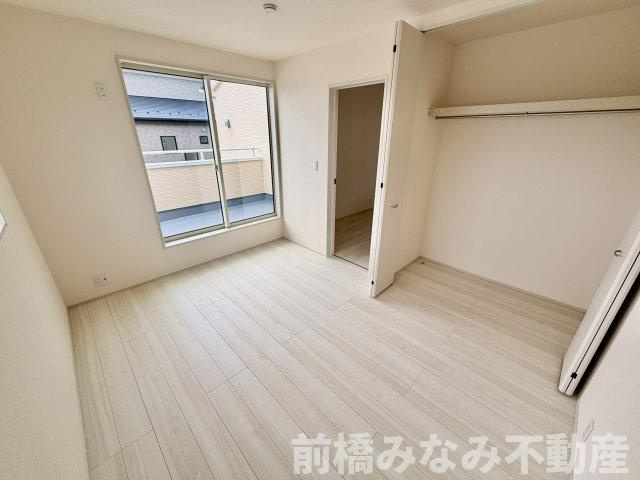 【新築】前橋市亀里町第１　２号棟(全３棟)　リーブルガーデン　新築建売分譲の洋室|スタンダードな洋室です