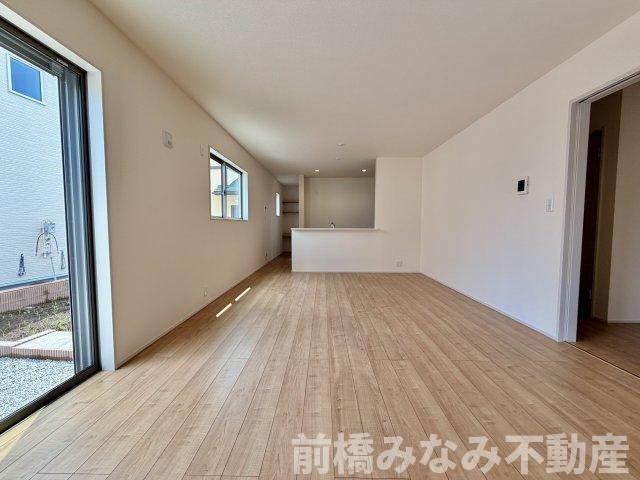 【新築】前橋市亀里町第１　１号棟(全３棟)　リーブルガーデン　新築建売分譲の居間・リビング|使いやすい居間です