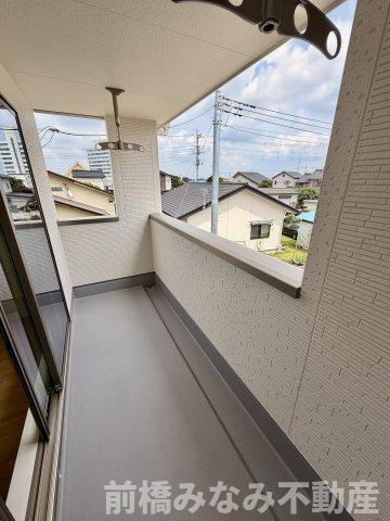 【新築】前橋市亀里町第１　１号棟(全３棟)　リーブルガーデン　新築建売分譲のバルコニー|バルコニー付きです